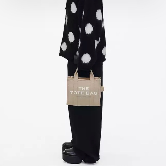 Marc Jacobs Canvas The Tote Bag - Medium - Picture 4 of 17